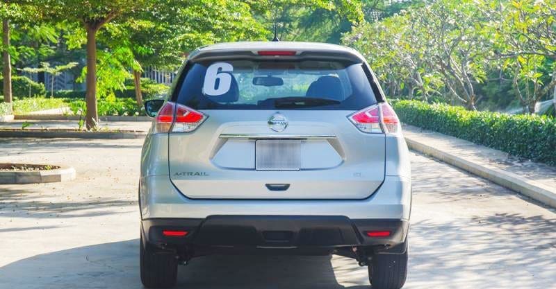 Đánh giá xe Nissan X-Trail 2016 có đuôi đơn giản, gọn gàng.